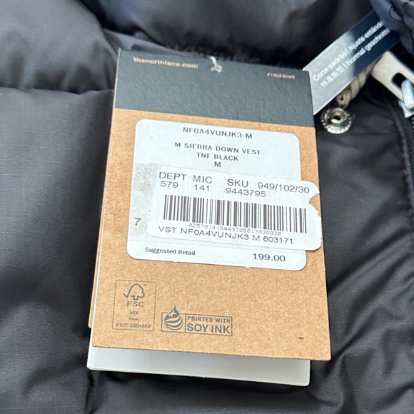 The North Face Men's Medium Sierra Down Vest. Black. NWT’s. - Picture 8 of 15